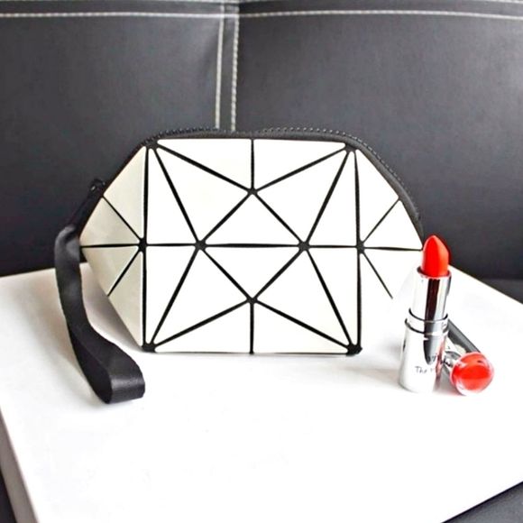 *3x Host Pick!!* Geometric Makeup Bags! 💄 - Picture 1 of 16